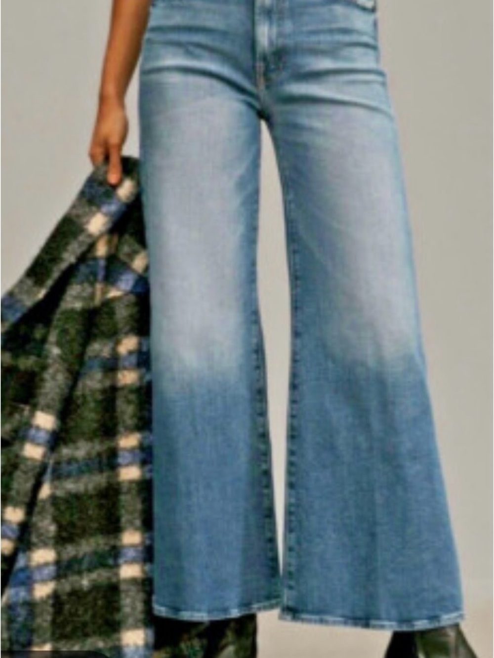 NWT Universal Thread / High Rise 70s Flare .. 0001
